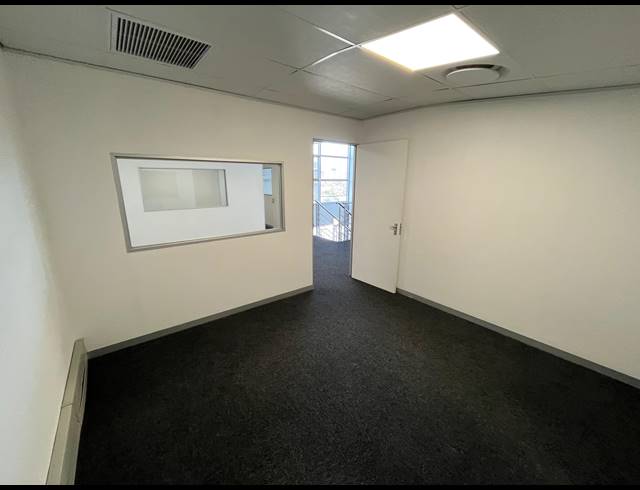 175M² OFFICE TO LET IN BRACKENFELL INDUSTRIAL